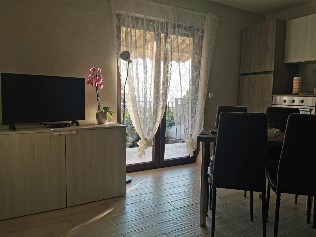 Romantic Apartment For Two On The Sea Zambratija  Exterior photo